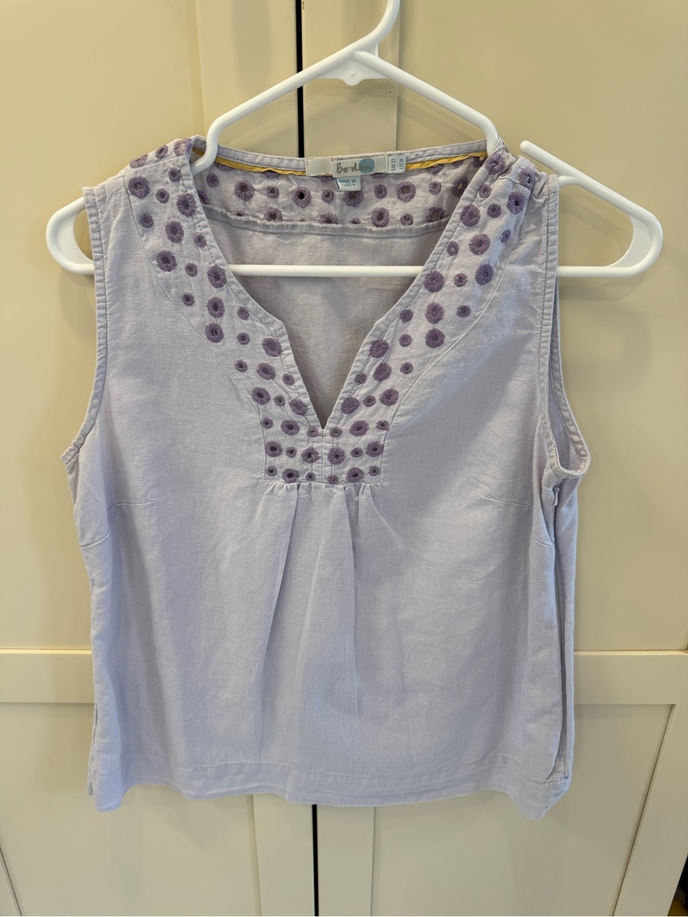 Boden Light Lavender Sleeveless Embroidered V-Neck Tank